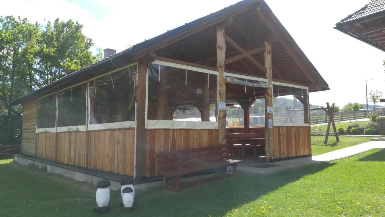 Rekreacne Zariadenie Chmelisko Pruzina Exterior foto
