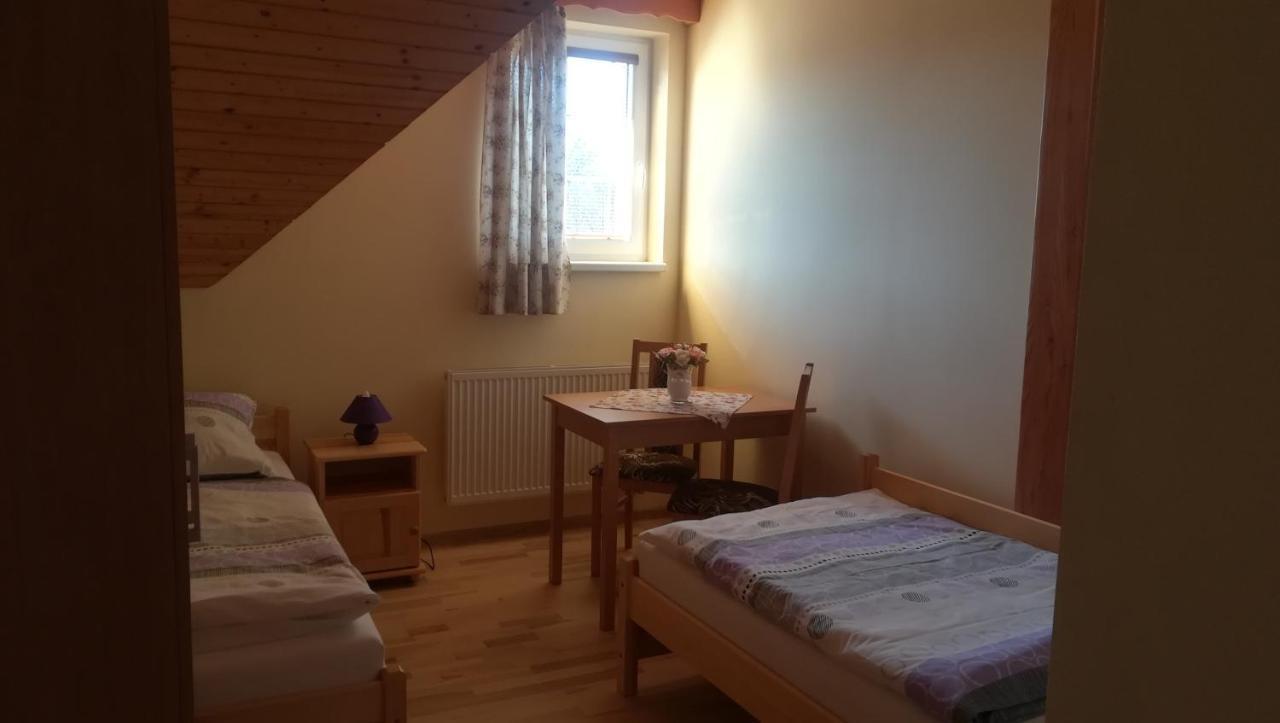 Rekreacne Zariadenie Chmelisko Pruzina Exterior foto