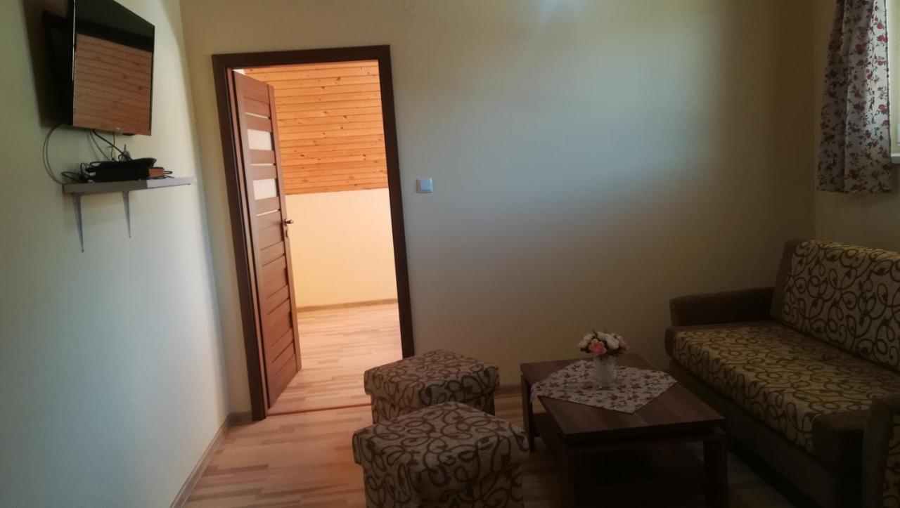 Rekreacne Zariadenie Chmelisko Pruzina Exterior foto