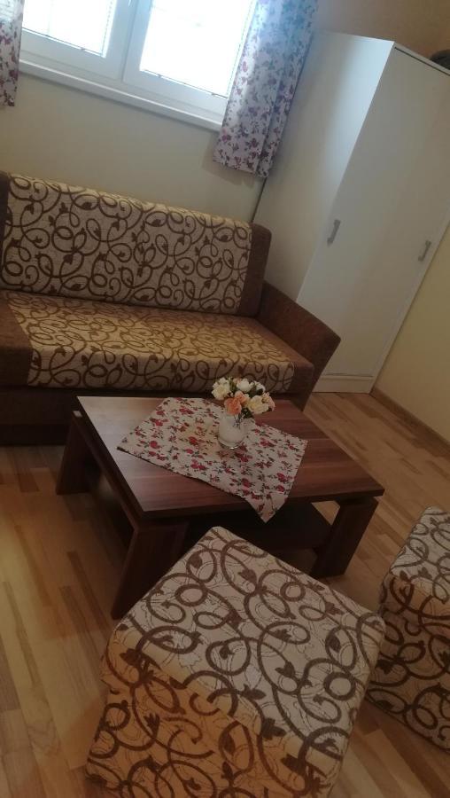 Rekreacne Zariadenie Chmelisko Pruzina Exterior foto