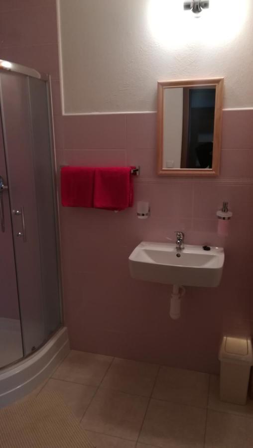 Rekreacne Zariadenie Chmelisko Pruzina Exterior foto