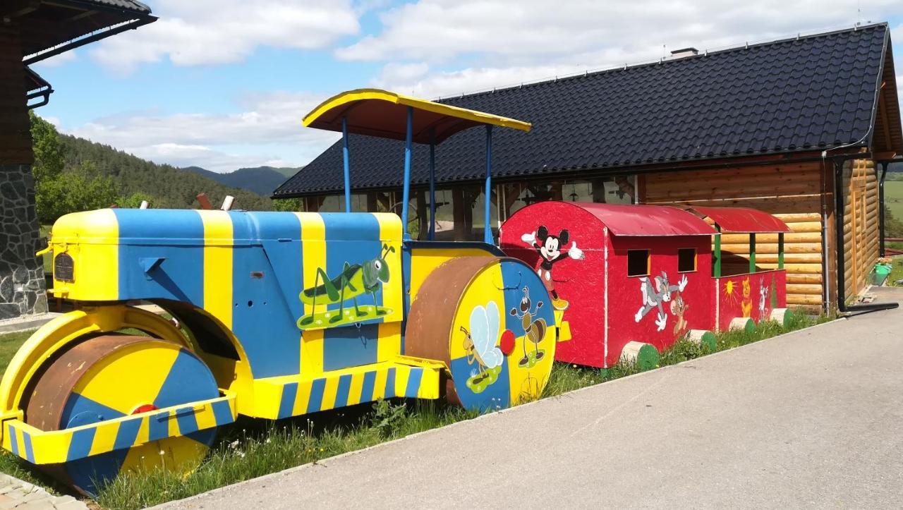 Rekreacne Zariadenie Chmelisko Pruzina Exterior foto